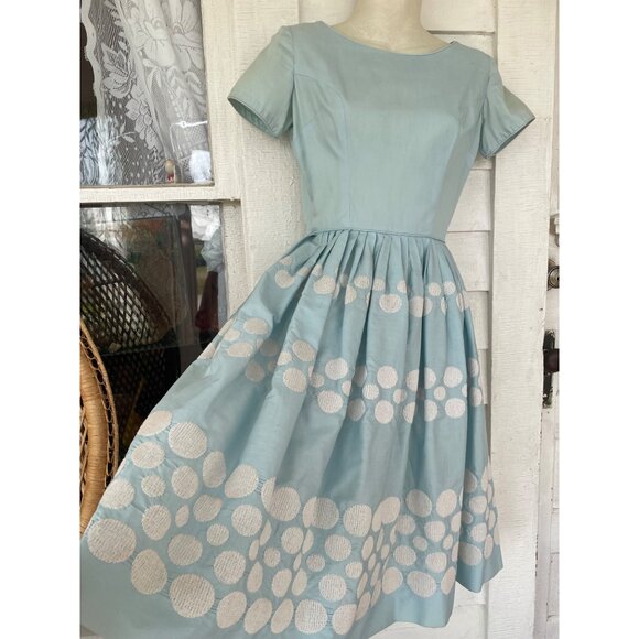 Vintage 1950s Betty Barclay Fit and Flare Dress Blue Embroidery Circles Sz Small - Picture 2 of 16
